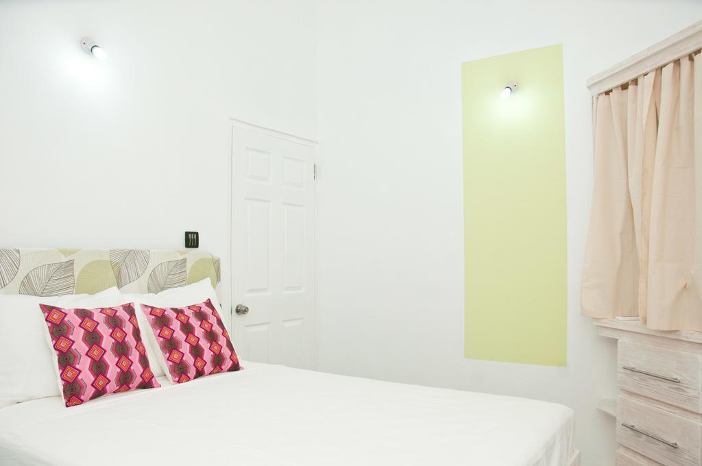 Grenada Gold Grand Anse St. George's Room photo